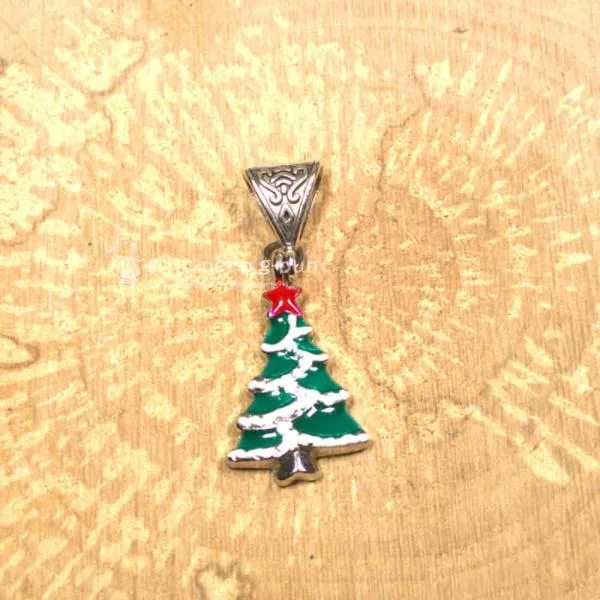 Kettenanhänger versilbert Weihnachten Christbaum grün emailliert - kettenanhaenger modeschmuck weihnachten baum gruen klein (1)